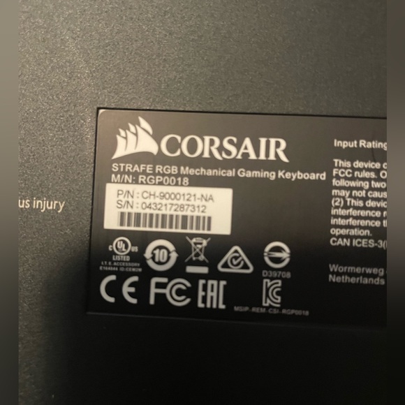 Corsair - Strafe RGB mechanical gaming keyboard - Picture 2 of 3